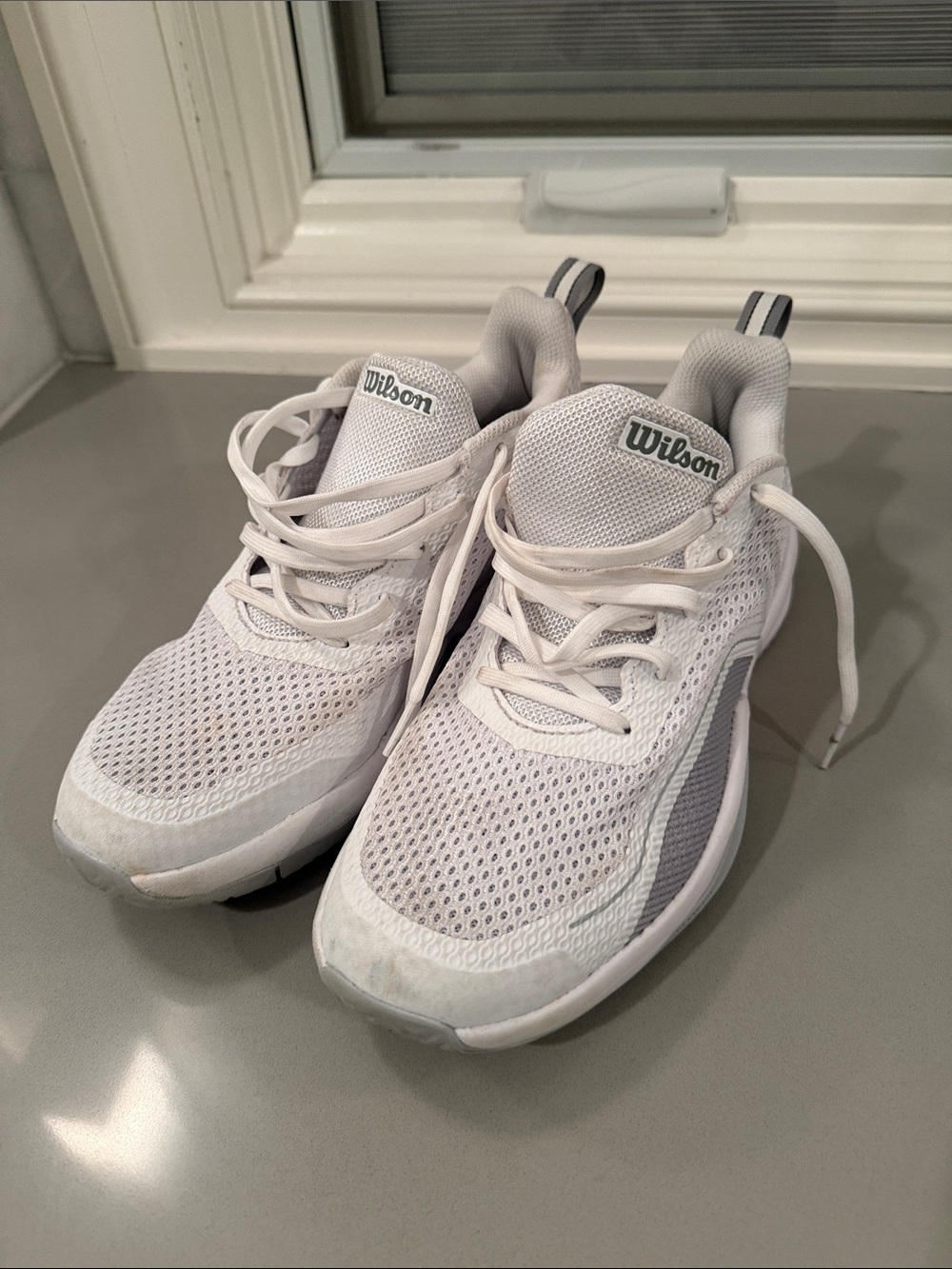 Wilson Men's White and Gray Mesh Rush Pro Tennis Shoes Size 7